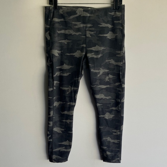 Athleta Pants - Women’s Camouflage Leggings